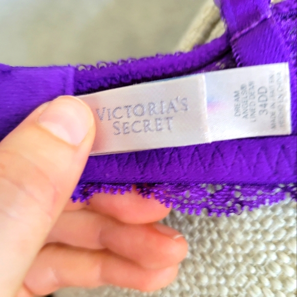 Victoria's Secret Padded Push Up Bra 34DD Purple Lace Rhinestones W Bow - Picture 3 of 4